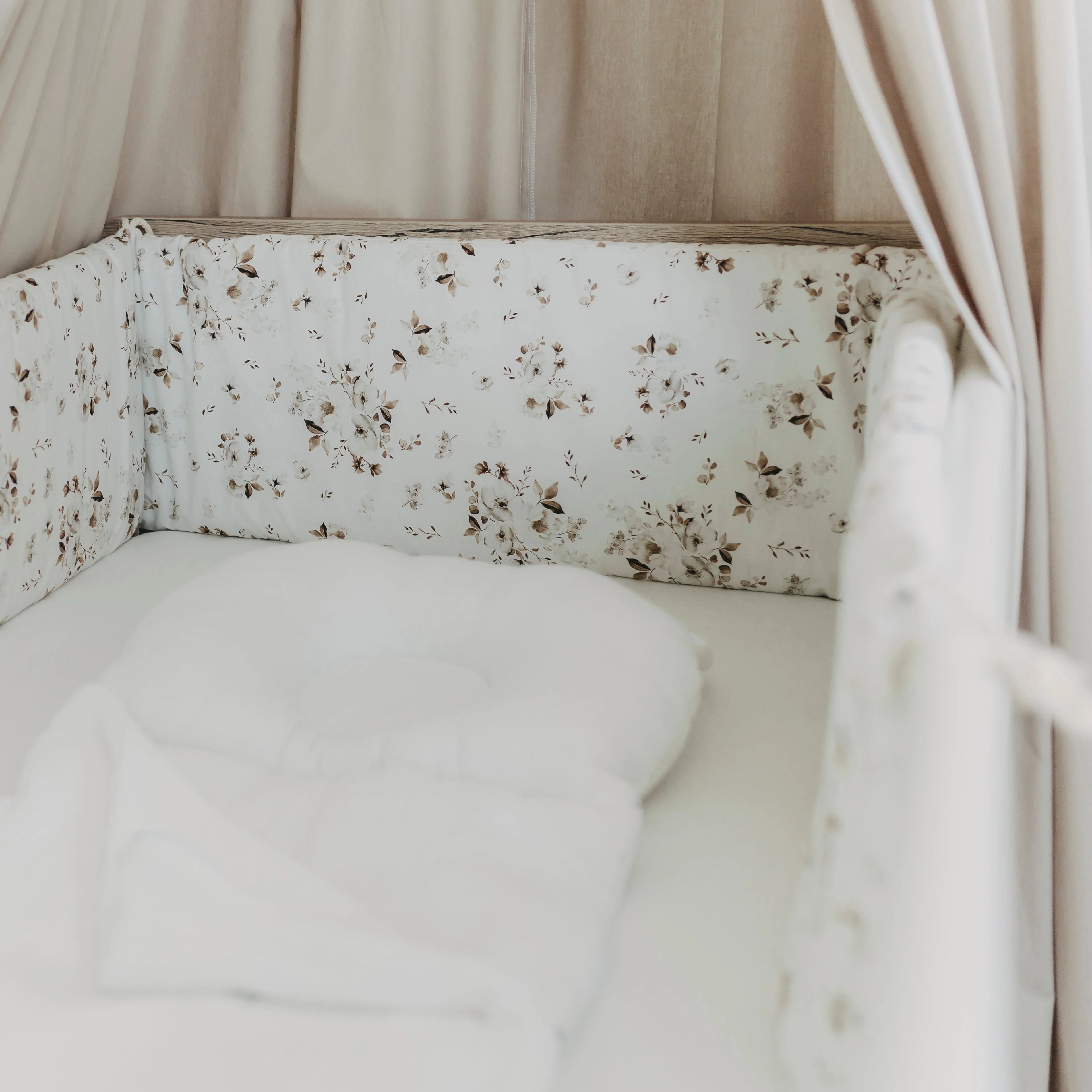 BABYBETTUMRANDUNG JASMINBLÜTE