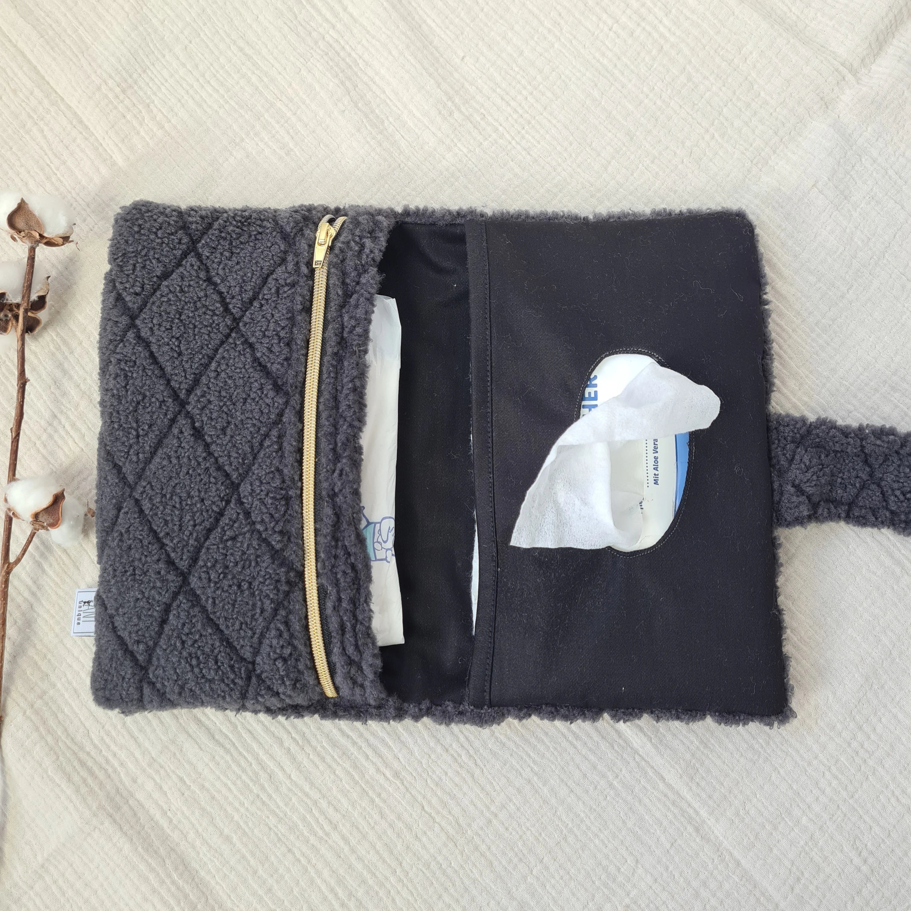Windeltasche Teddyfell schwarz rauten