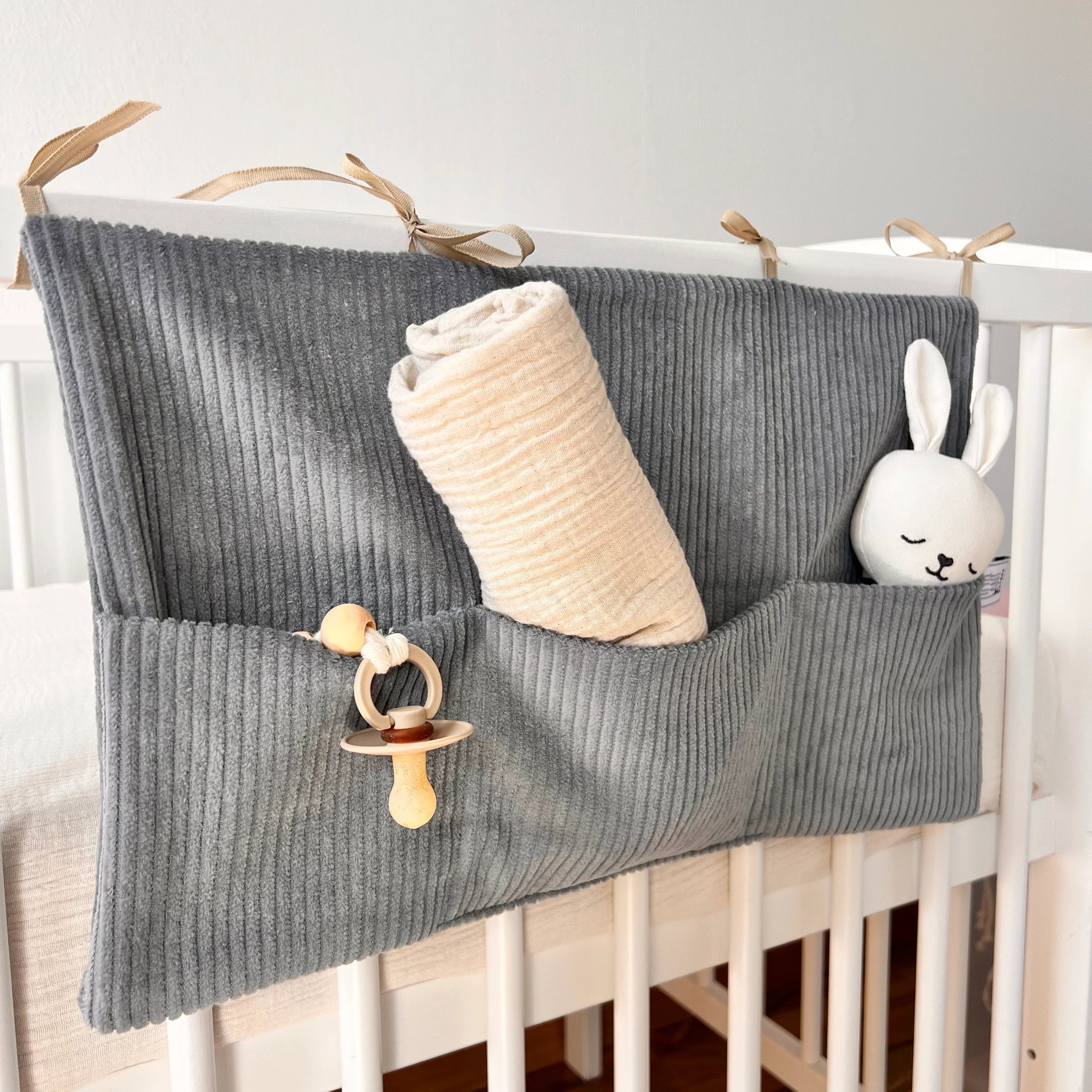 BABYBETTORGANIZER CORD GRAU
