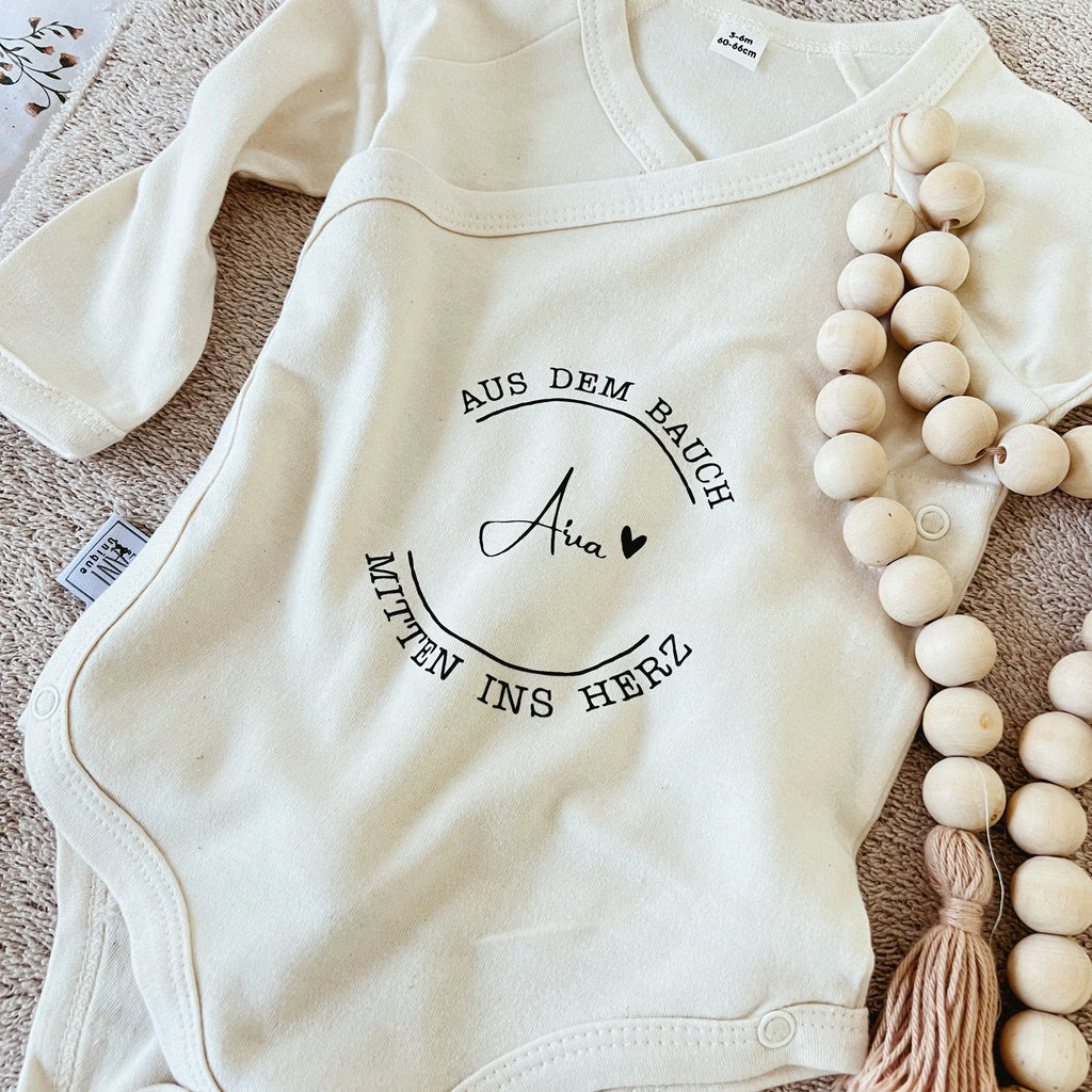 Babybody "mitten ins Herz" aus Biobaumwolle mit Wunschnamen