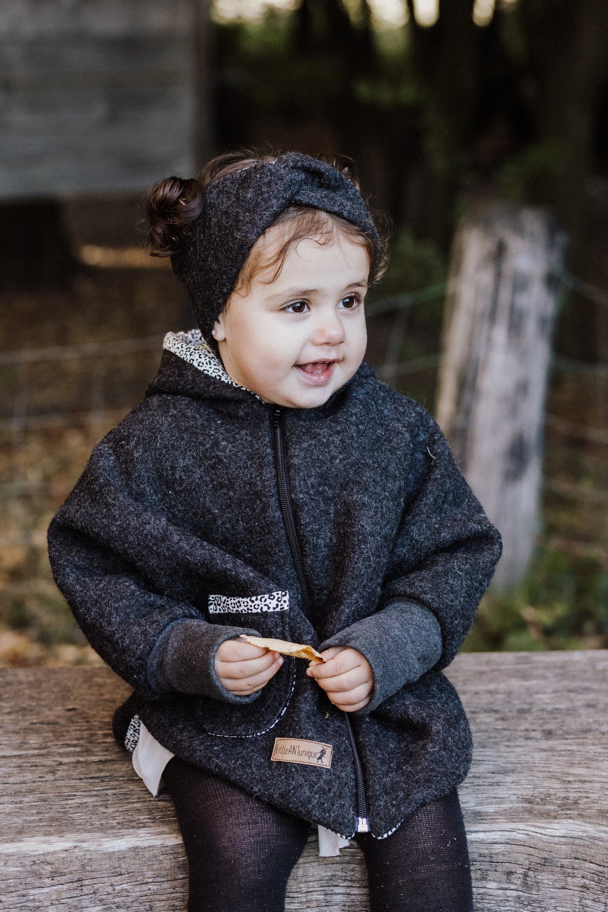 Walkjacke Oversized Anthrazit Leo mit Reißverschluss oder Knöpfen