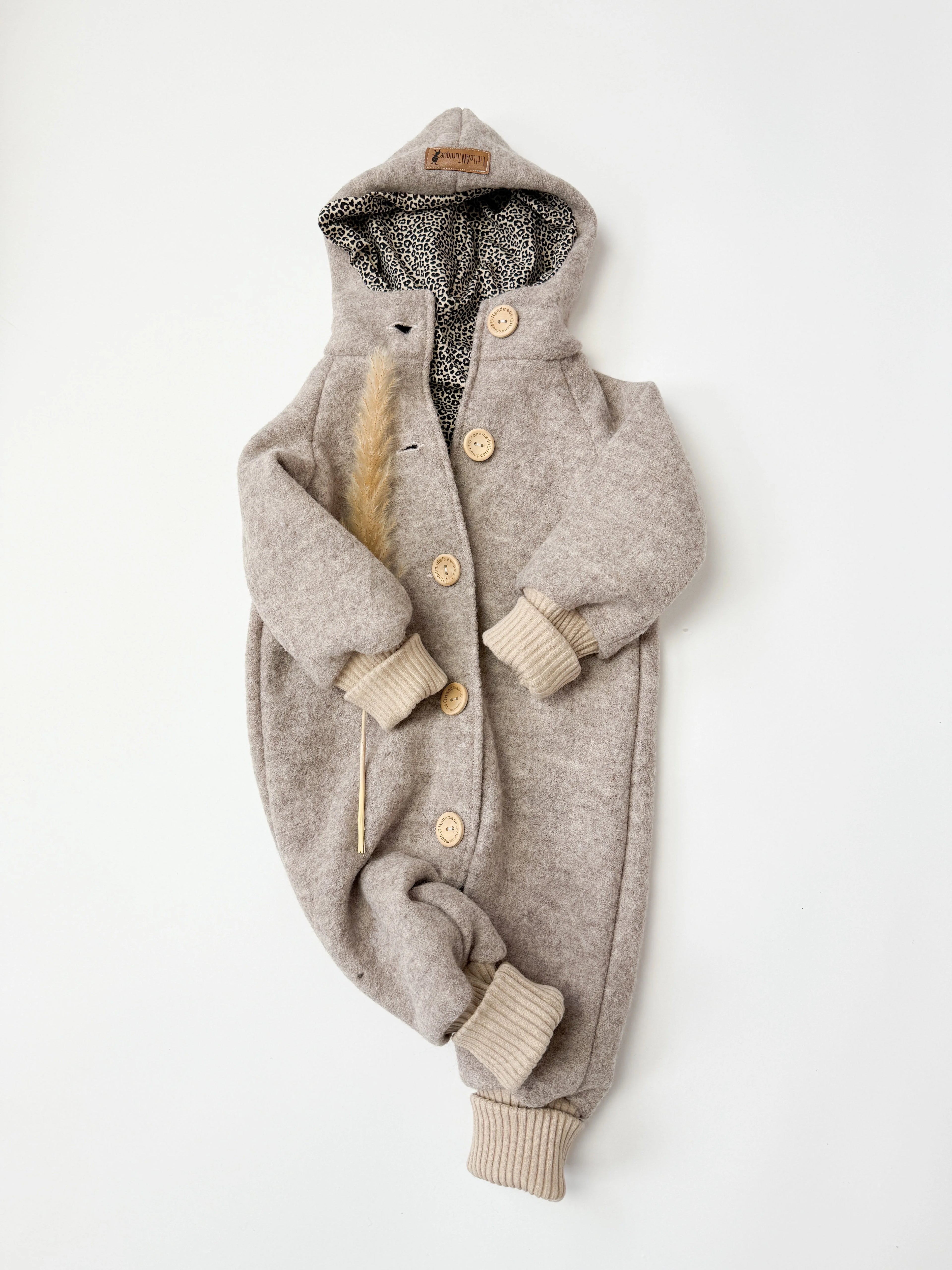 Walkoverall, Winteroverall in taupe/ innen Federn oder leo