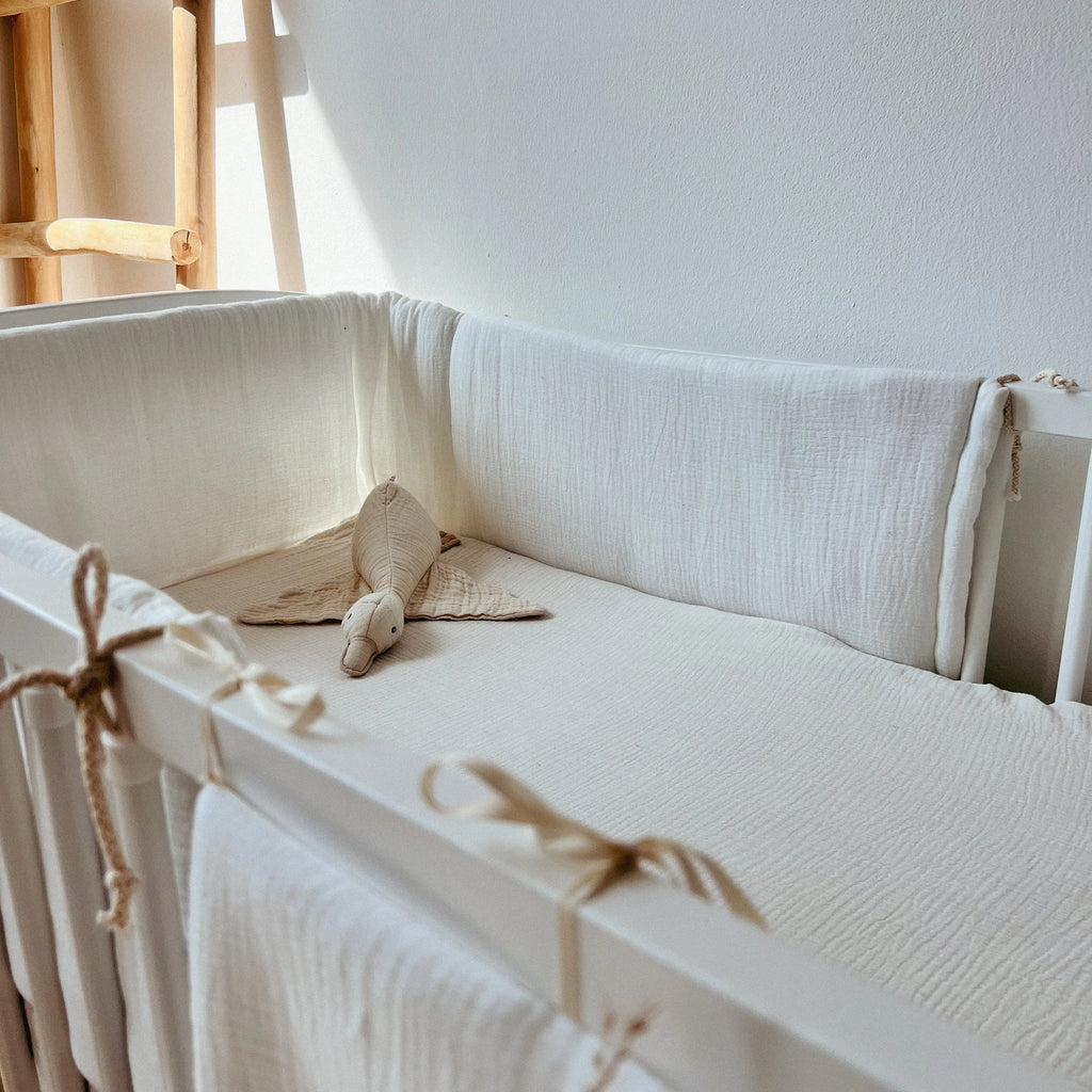 BABYBETTUMRANDUNG MUSSELIN CREME WEIß