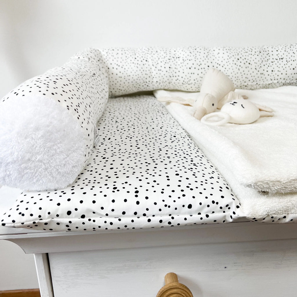 WICKELTISCHAUFLAGE DOTS