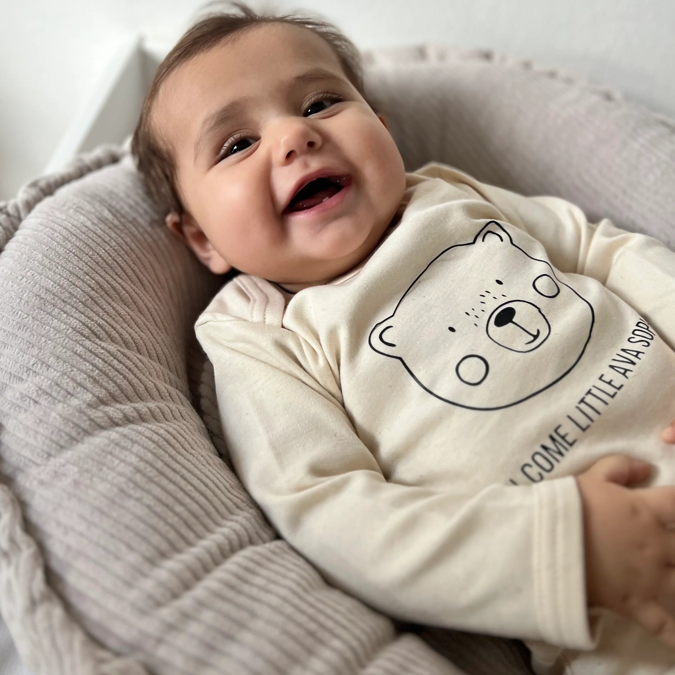 Babybody Bärchen aus Biobaumwolle mit Wunschnamen