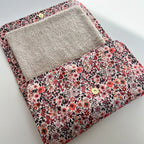 Wickelunterlage Windeltasche 2in1 für unterwegs I Flowers Coral