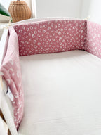 BABYBETTUMRANDUNG MUSSELIN ROSA LEO