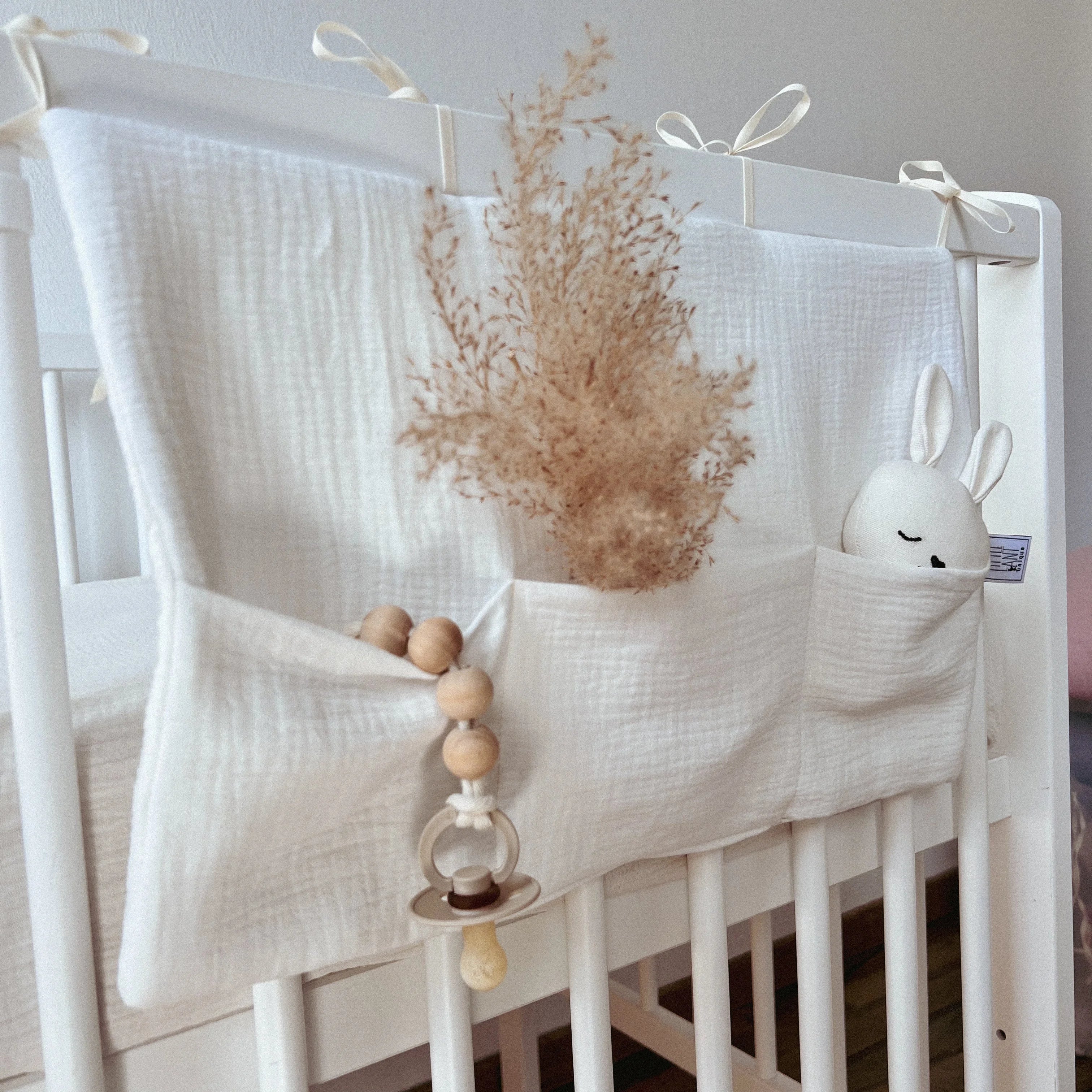 BABYBETTORGANIZER MUSSELIN CREME