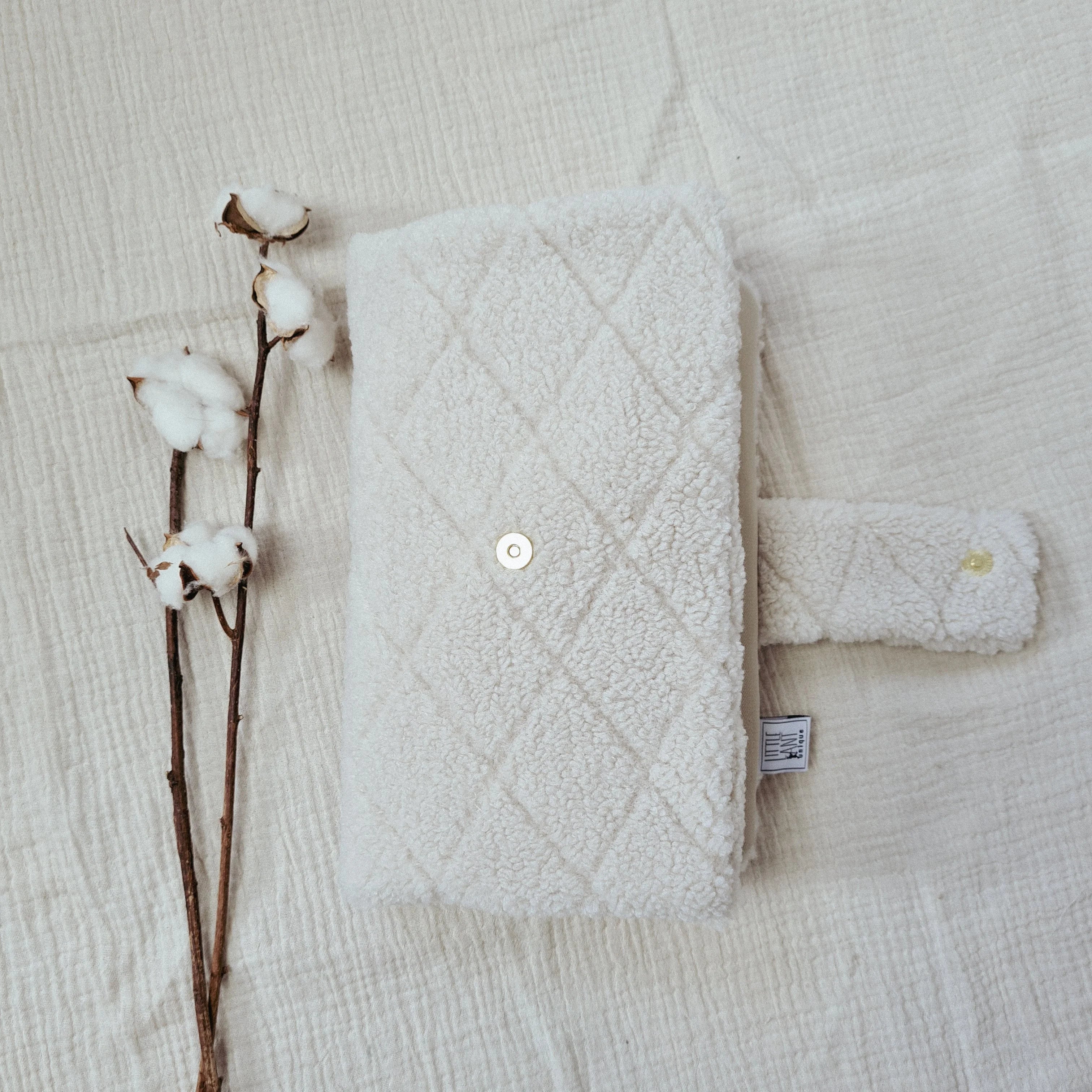 Windeltasche Teddyfell creme rauten