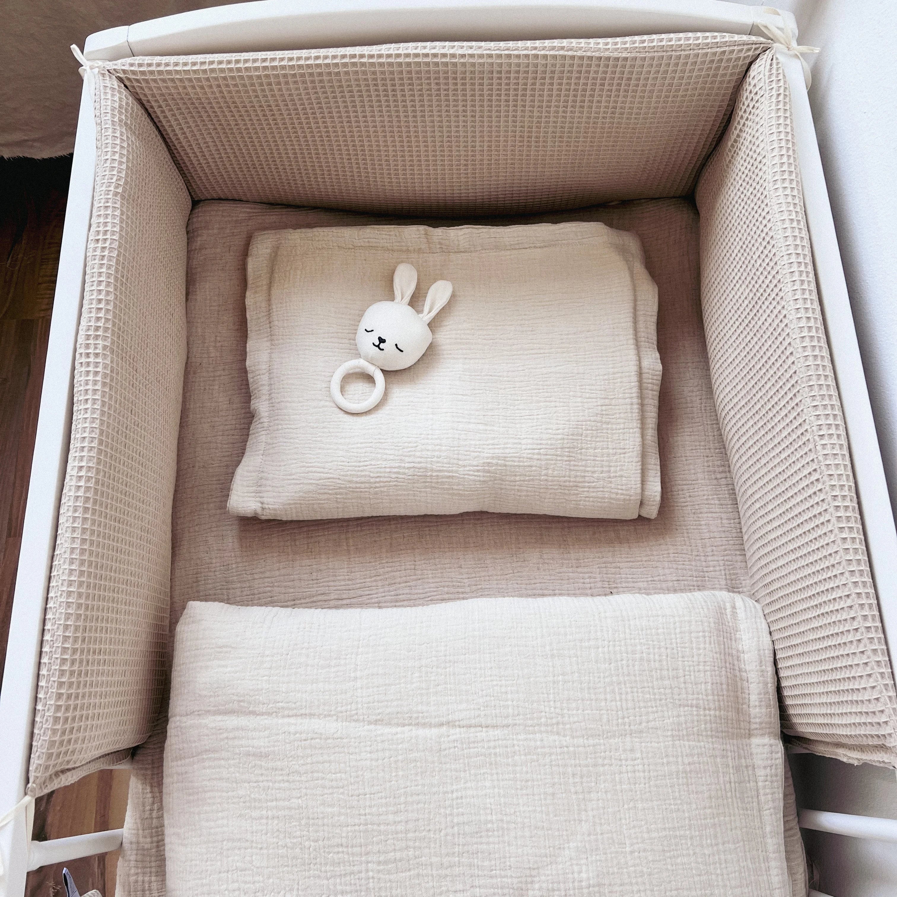 BABYBETTUMRANDUNG WAFFELPIQUE BEIGE