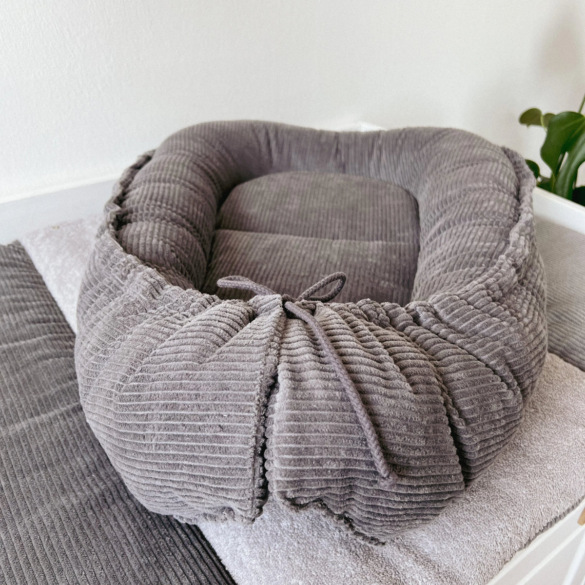 Nestchen Cord grau