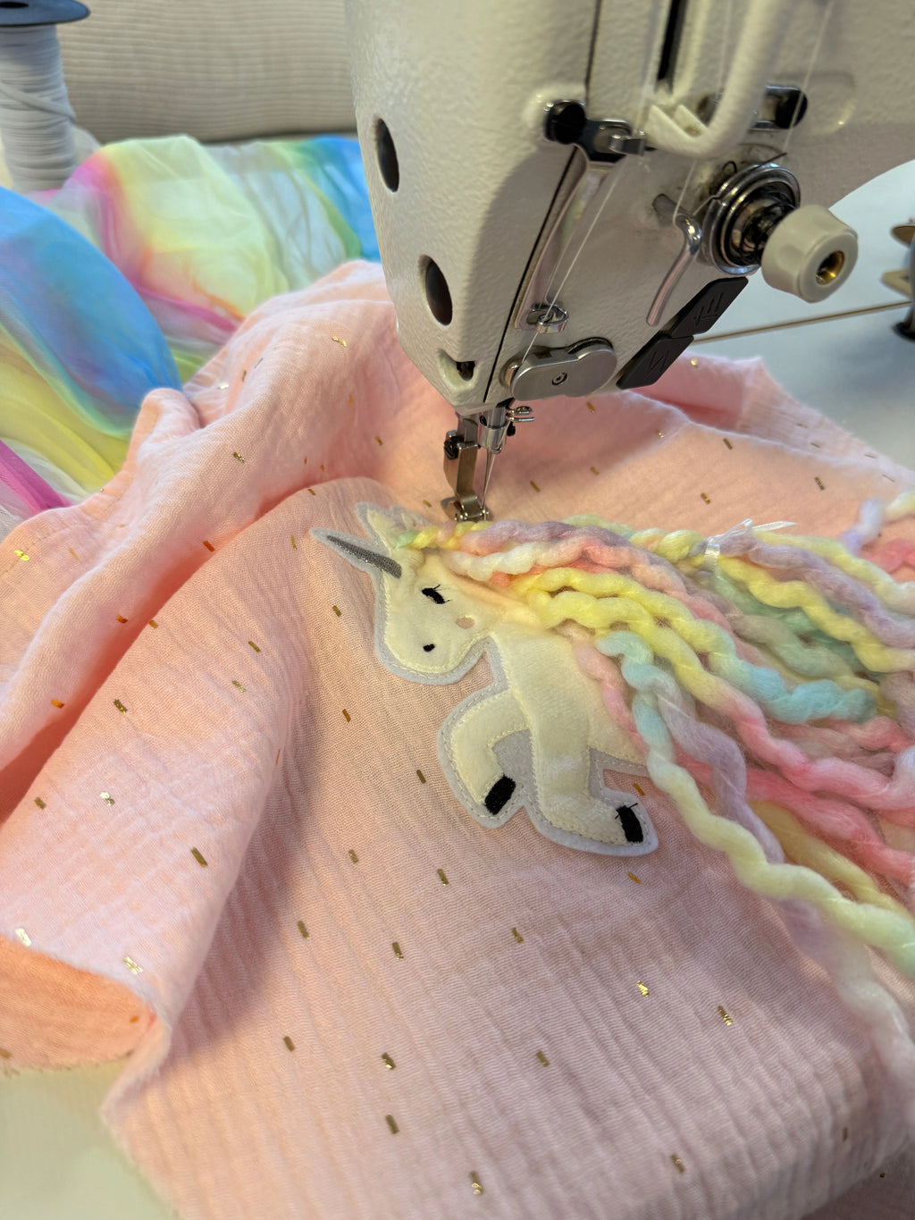 SCHULTÜTE EINHORN REGENBOGENFARBEN
