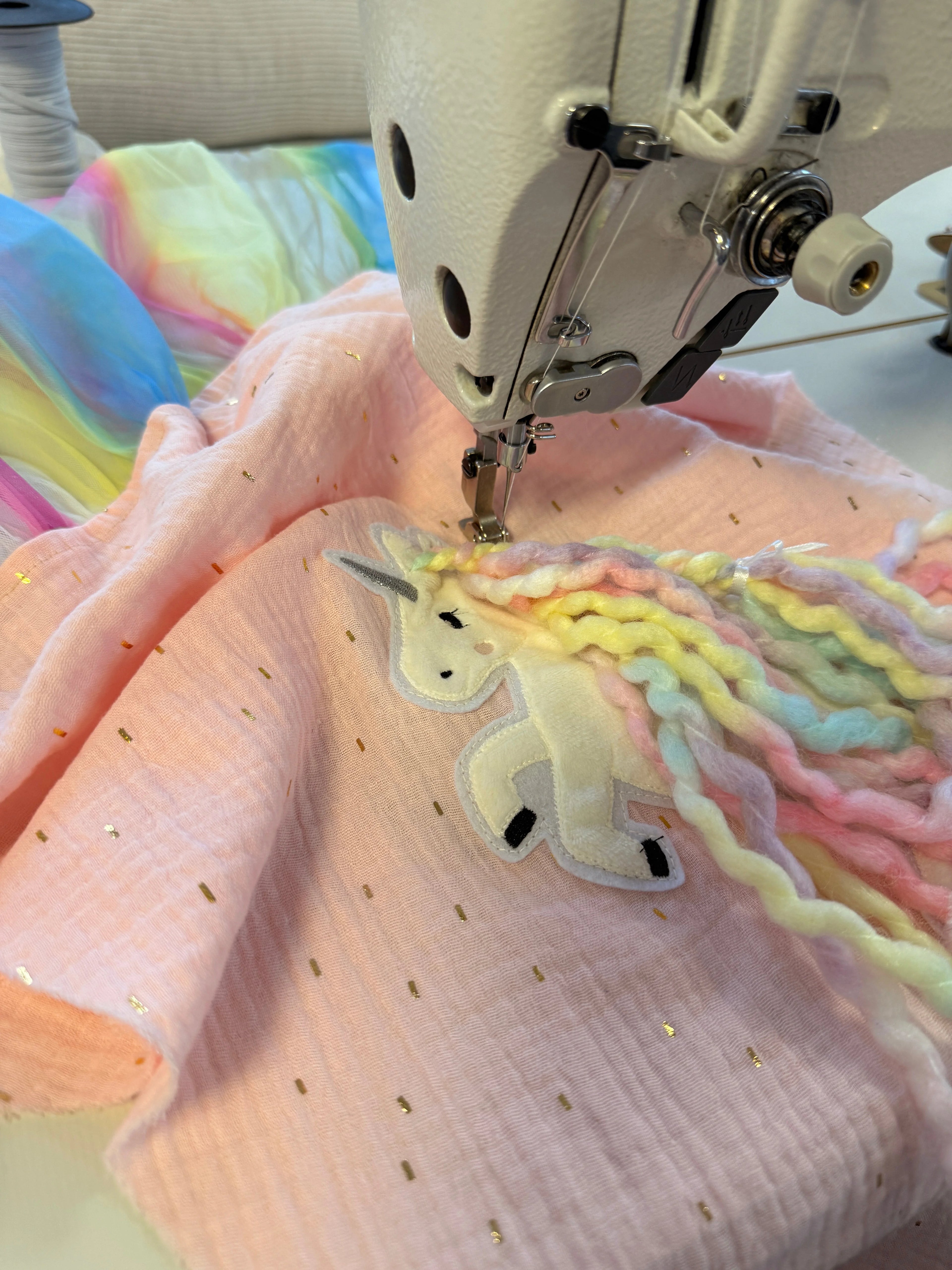 SCHULTÜTE EINHORN REGENBOGENFARBEN
