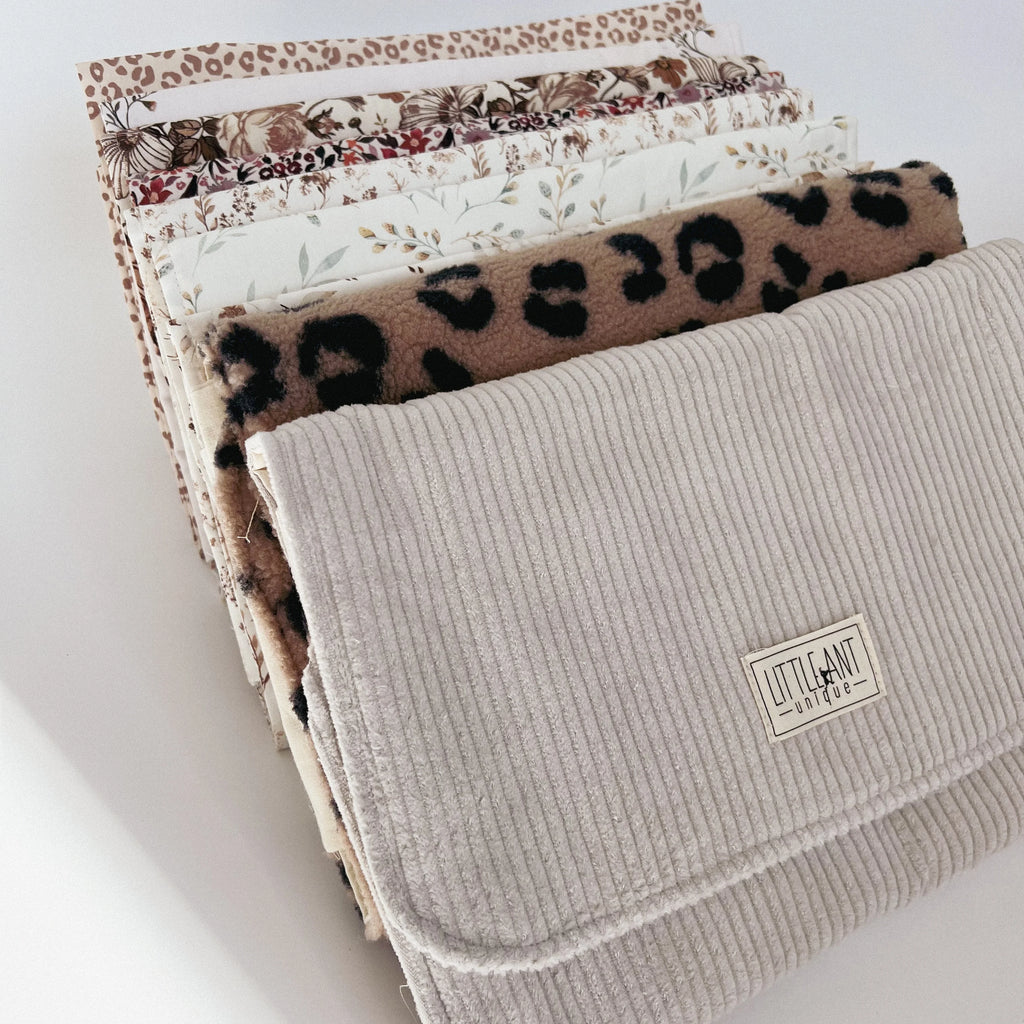 Wickelunterlage & Windeltasche 2in1 für unterwegs I Cord beige