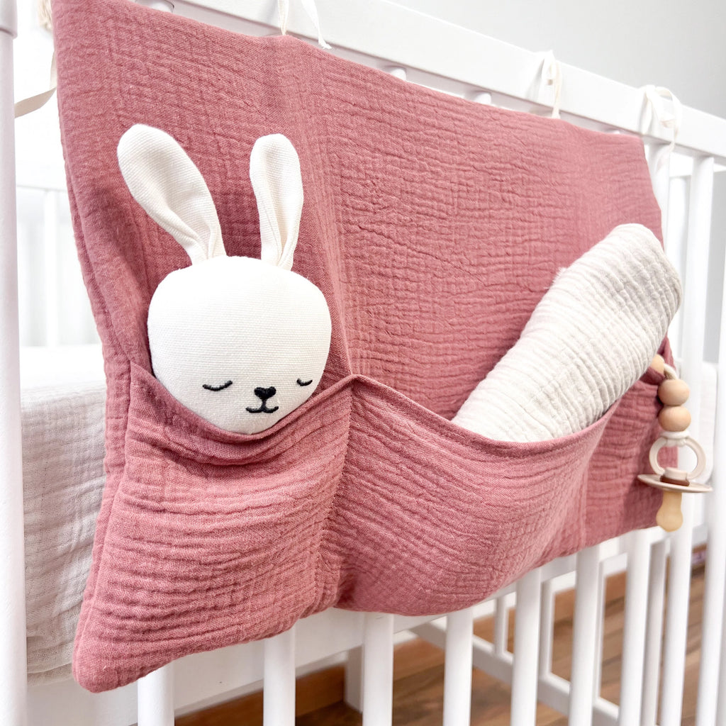BABYBETTORGANIZER MUSSELIN LEHMROSA