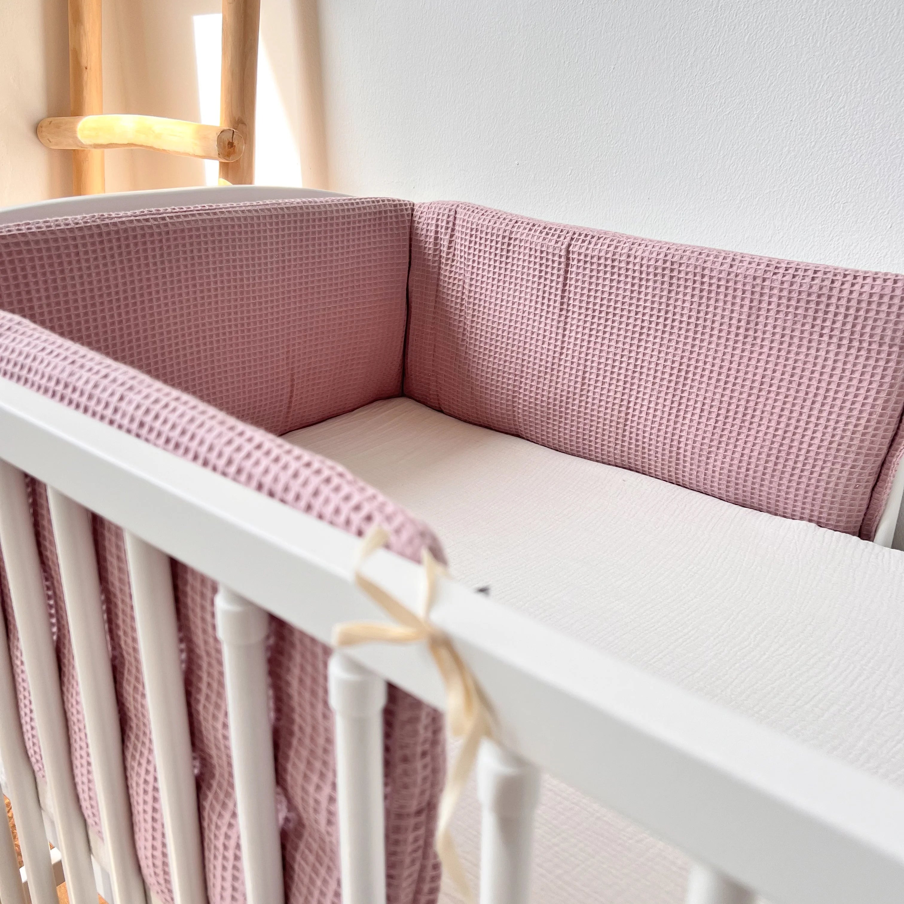 BABYBETTUMRANDUNG WAFFELPIQUE ROSA