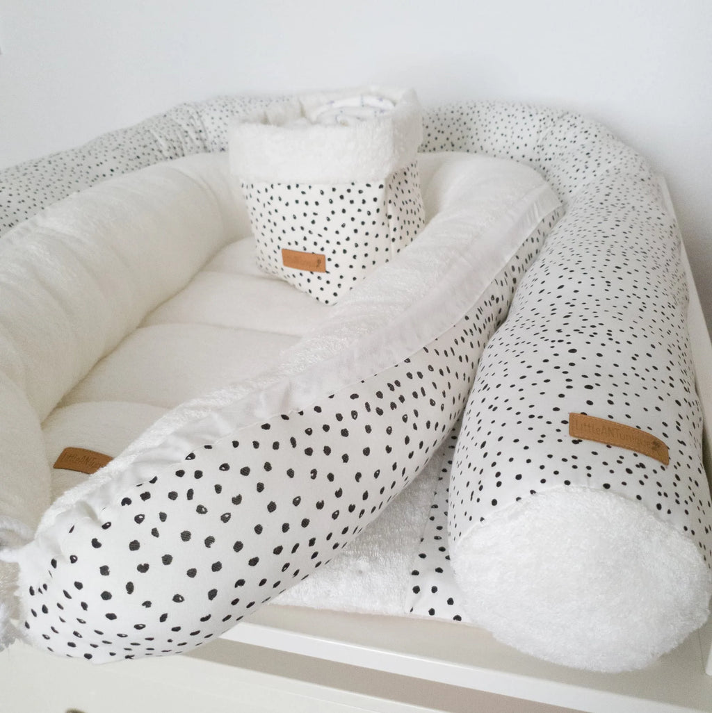 Bettschlange, Wickeltischumrandung Punkte/Dots schwarz, weiß mit Frottee weiß