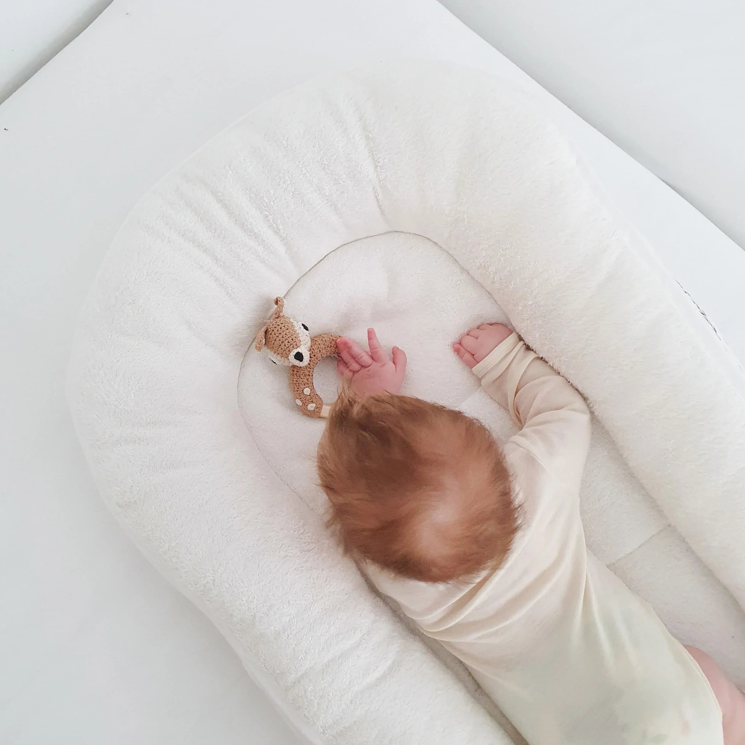 Nestchen Weidenzweig mit Frottee weiß