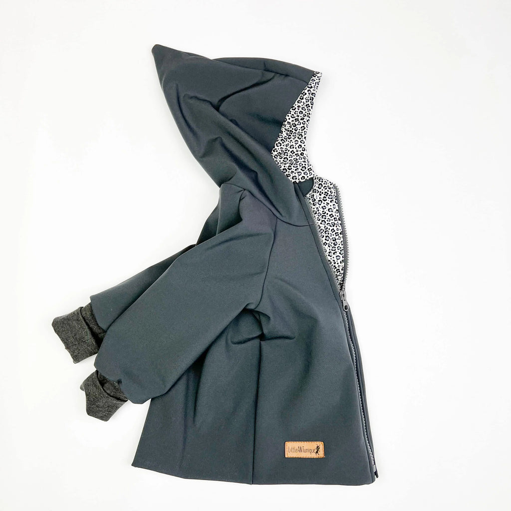 Jacke Softshelljacke Kinderjacke anthrazit und innen leo oder gestreift