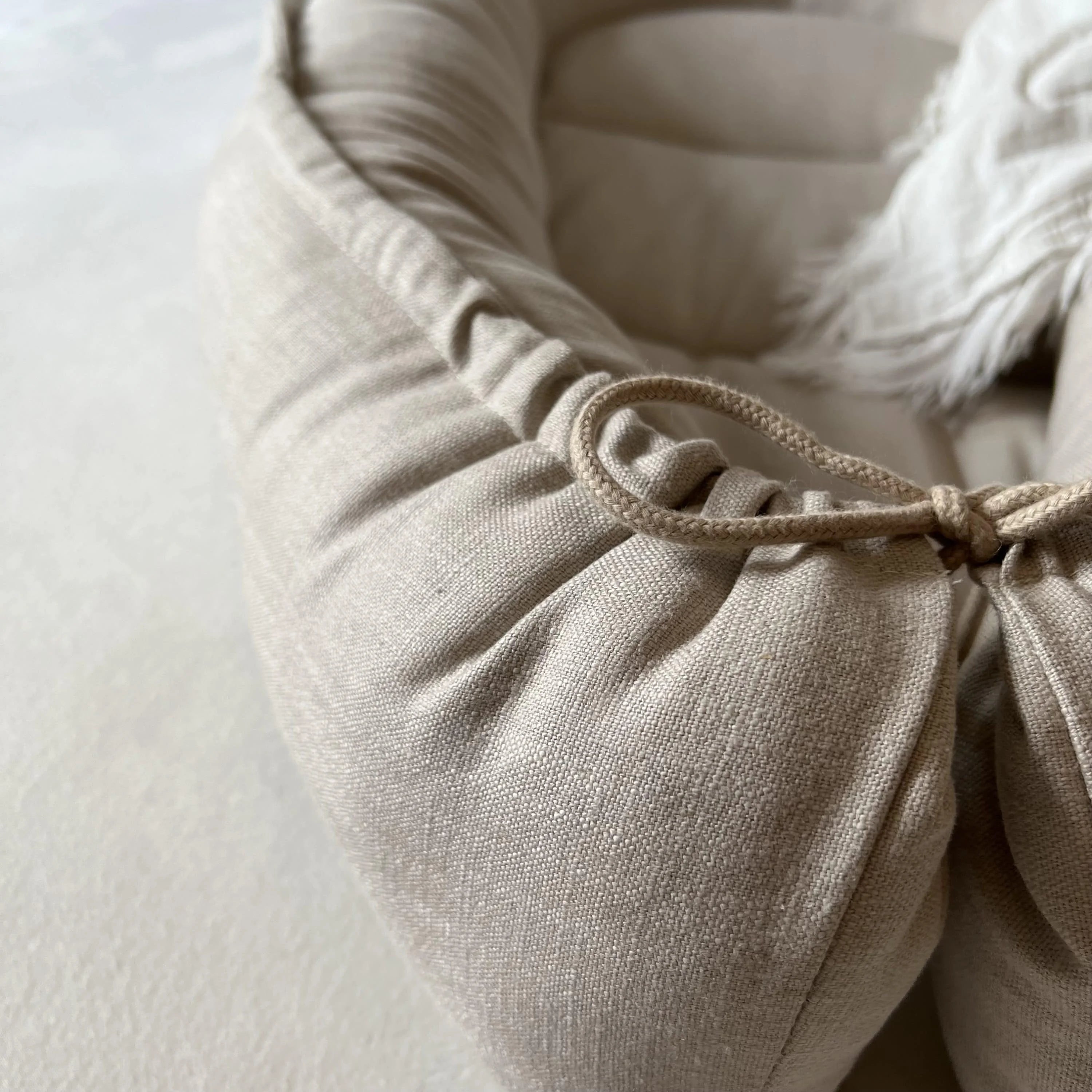 Nestchen aus Leinen in beige