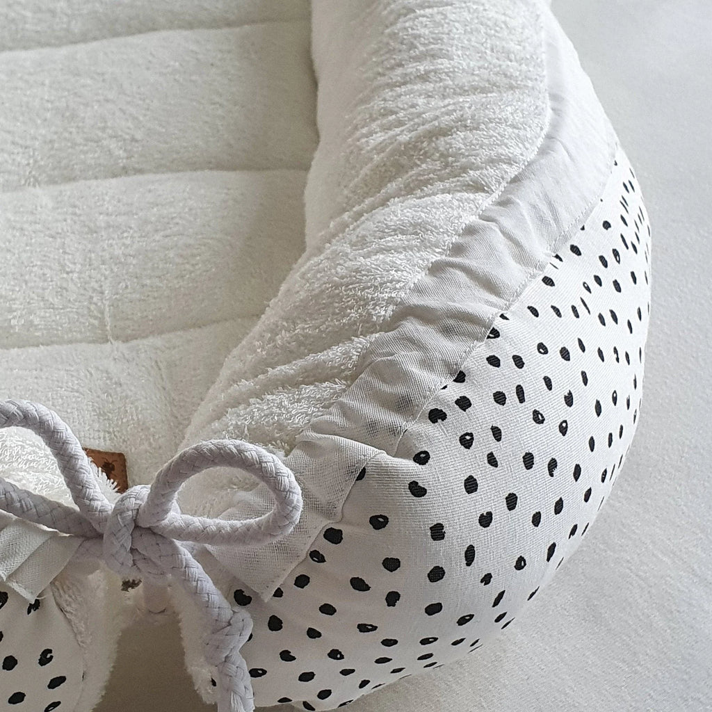 Nestchen Punkte/Dots mit Frottee weiß
