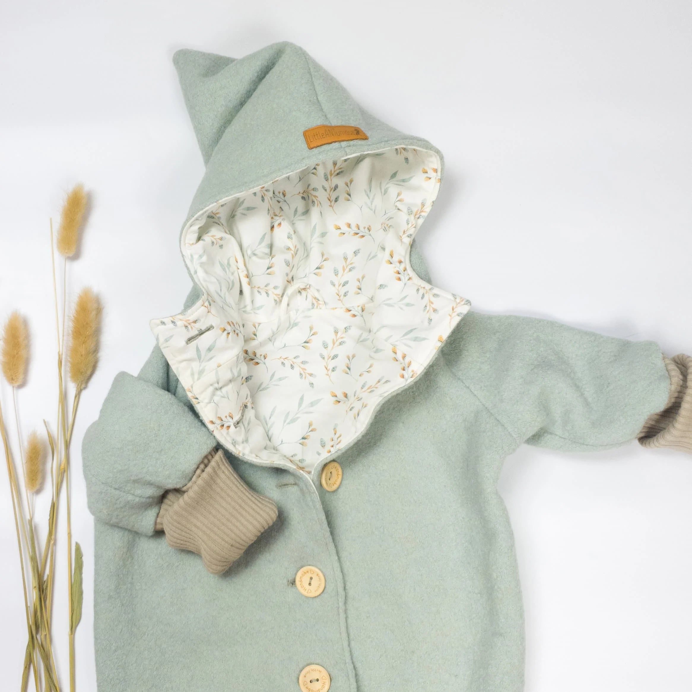 Walkjacke, Wintermantel in mint/ innen Eukalyptus oder Weidenkätzchen
