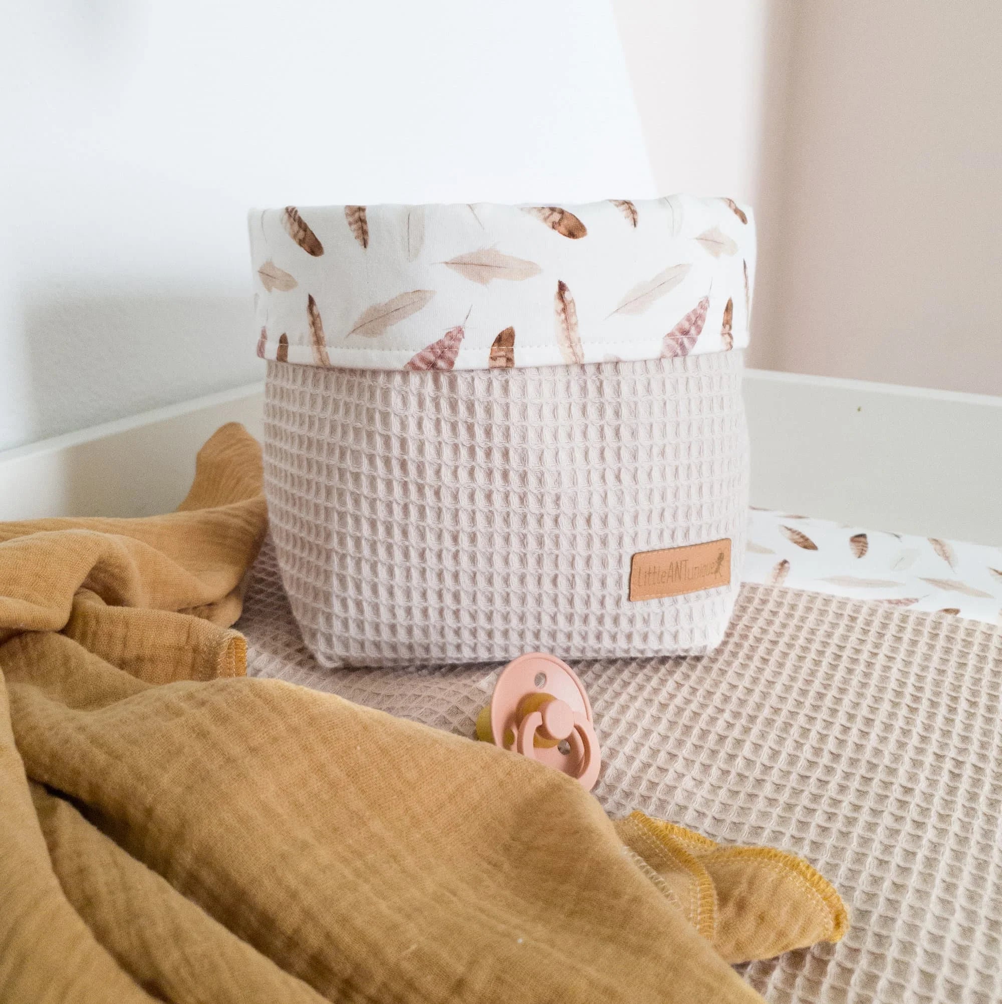 Utensilo Federn mit Waffelpiqué beige