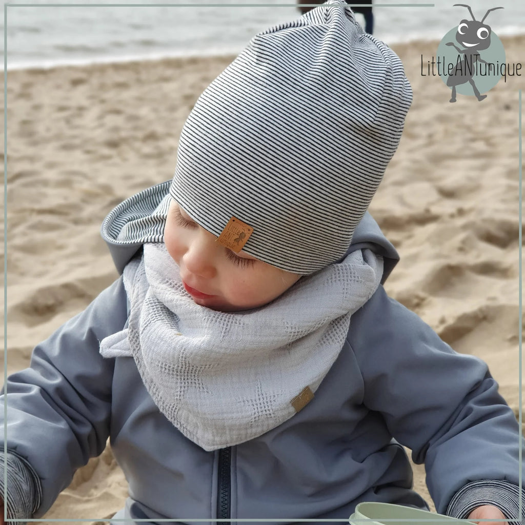 Beanie Mütze schwarz weiß gestreift