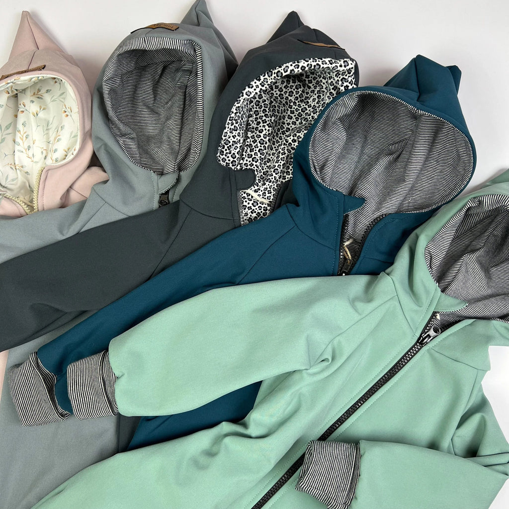 Jacke Softshelljacke Kinderjacke petrol und innen gestreift