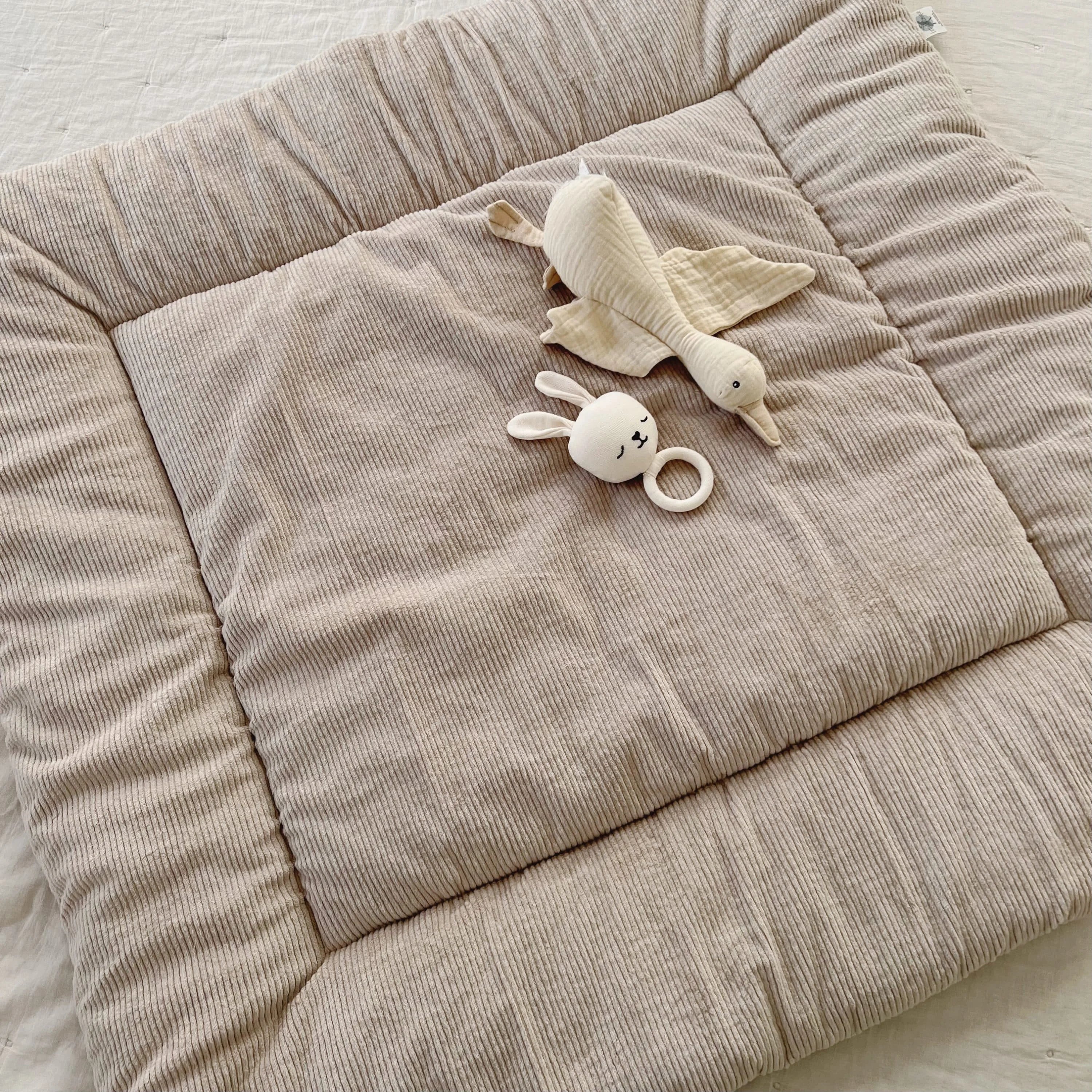 Krabbeldecke Spielunterlage Laufgittereinlage Cord beige