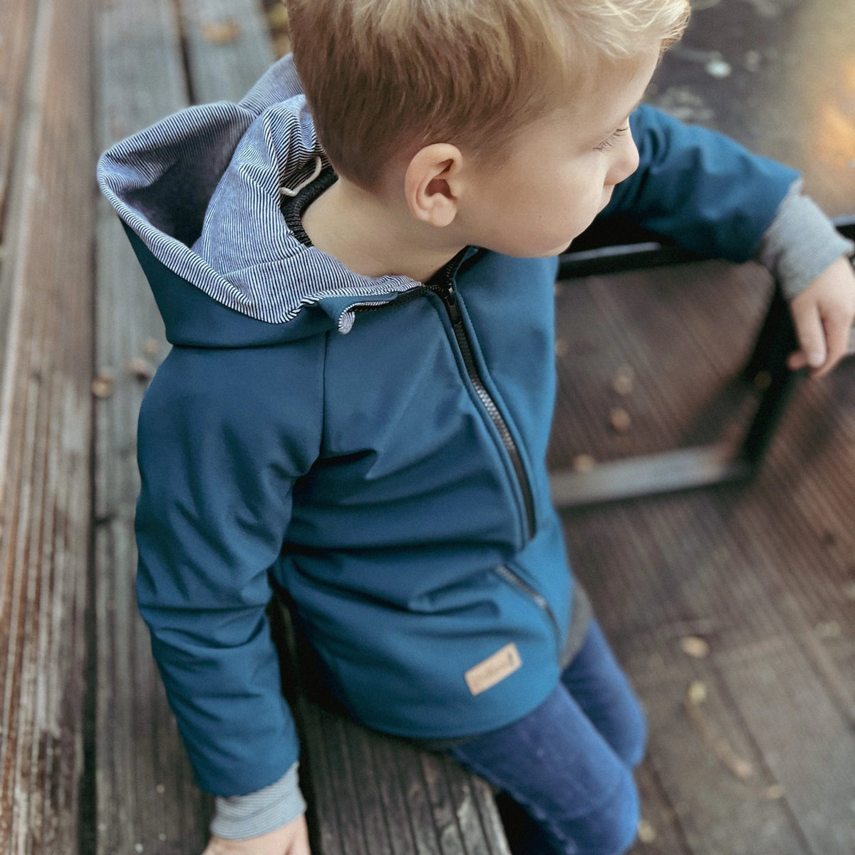 Jacke Softshelljacke Kinderjacke petrol und innen gestreift