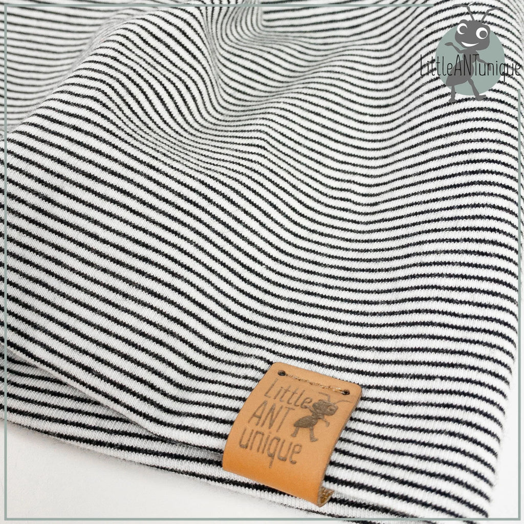 Beanie Mütze schwarz weiß gestreift