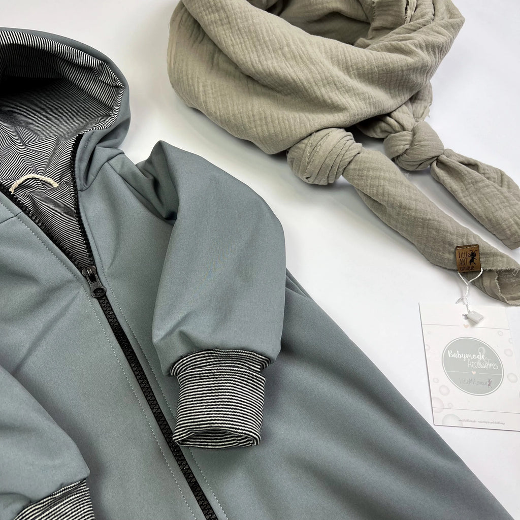Softshell Overall in grau und innen gestreift