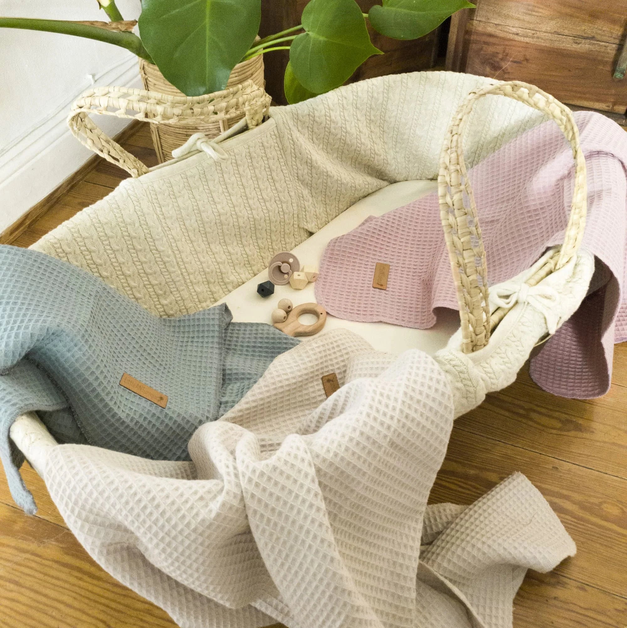 Babydecke, Kinderwagendecke, Krabbeldecke, Schmusedecke, Waffelpiqué div. Farben