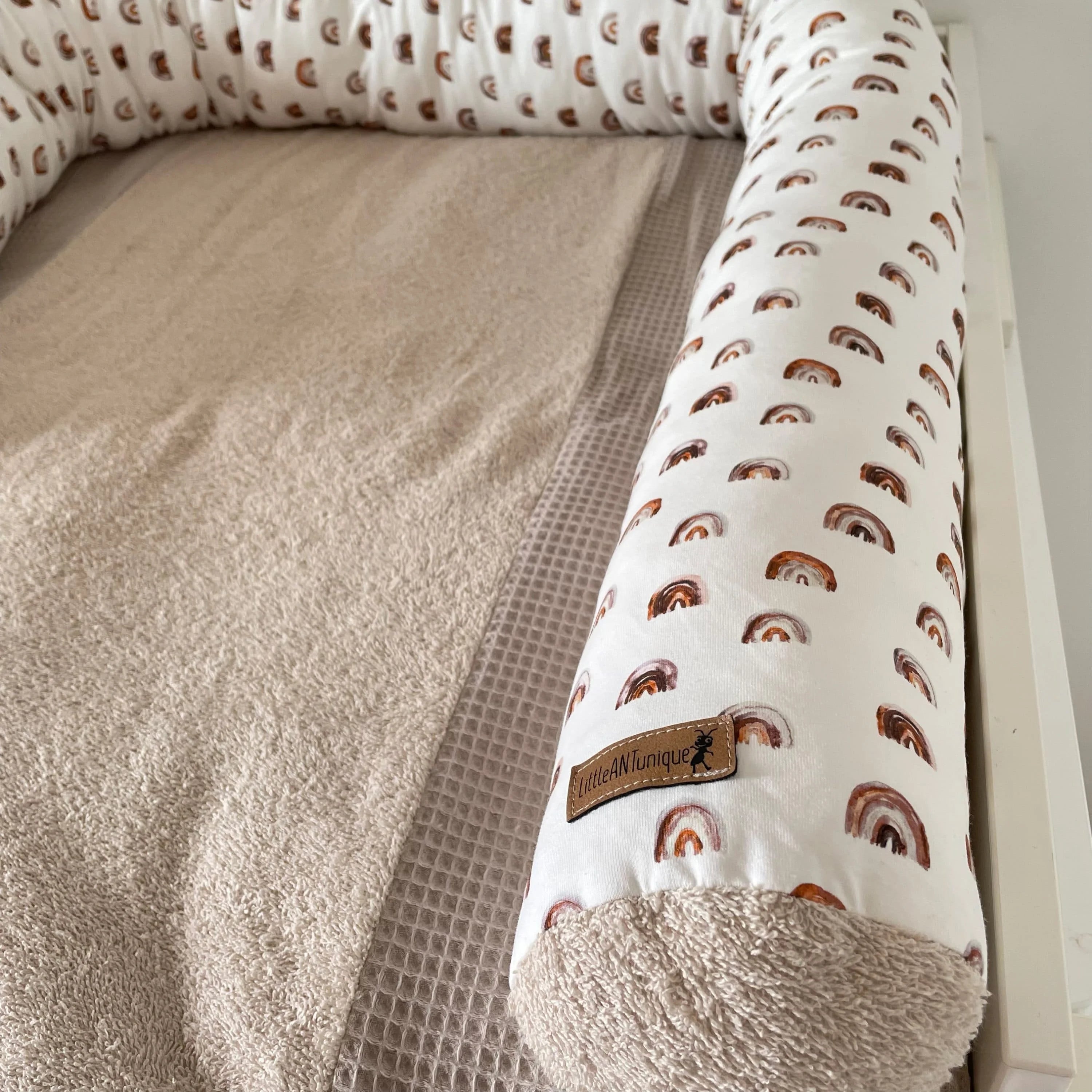 Bettschlange, Wickeltischumrandung rainbow mit Frottee beige