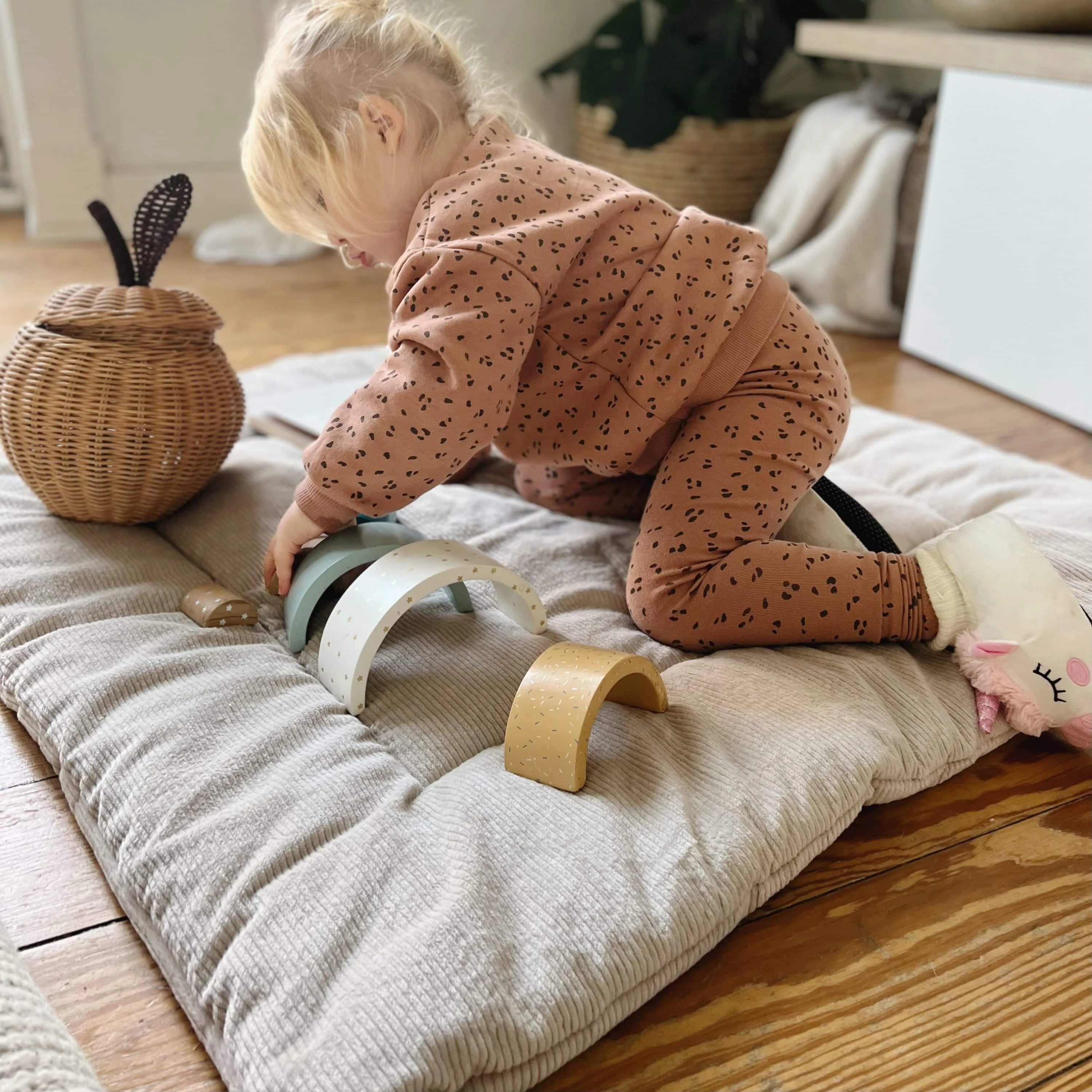 Krabbeldecke Spielunterlage Laufgittereinlage Cord beige