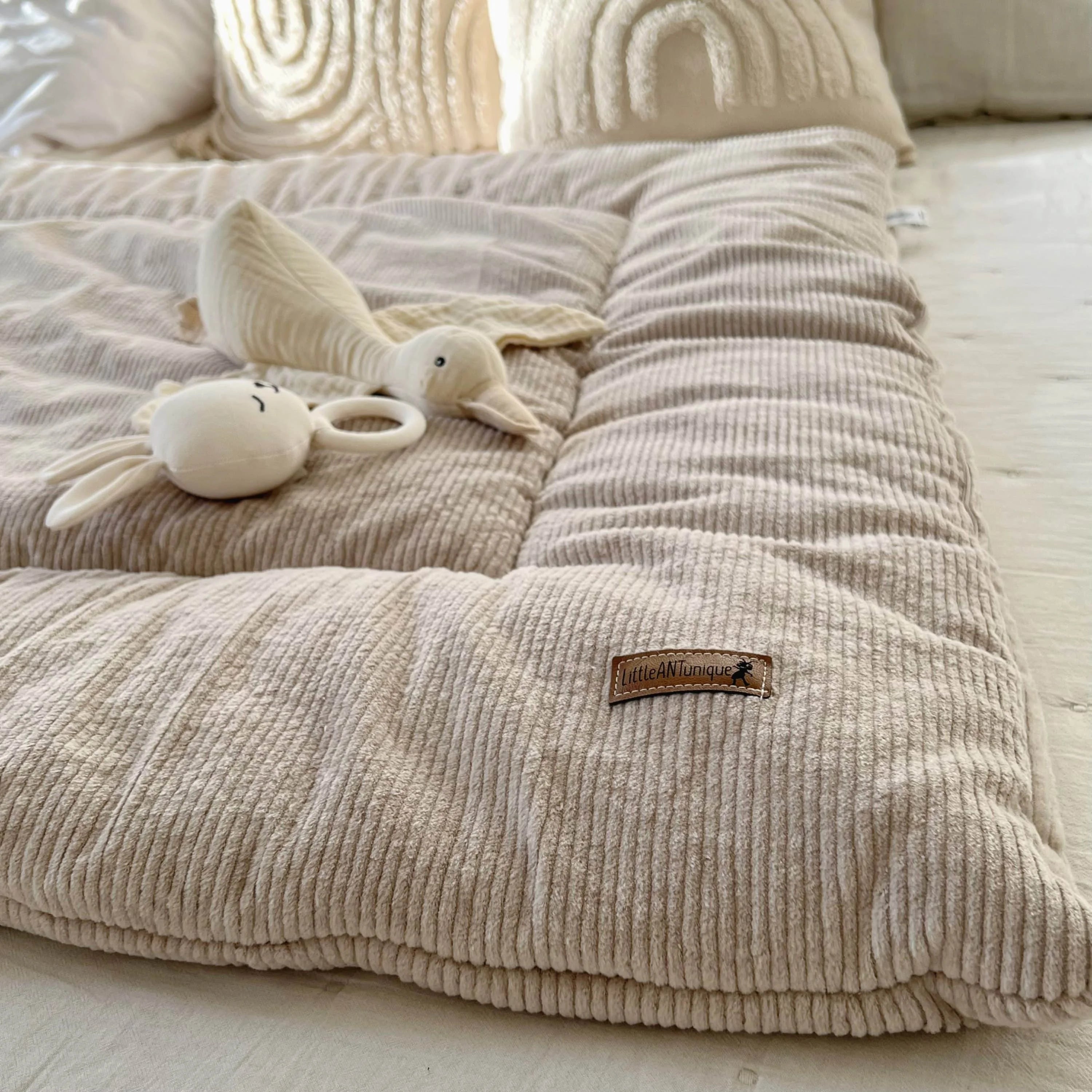 Krabbeldecke Spielunterlage Laufgittereinlage Cord beige