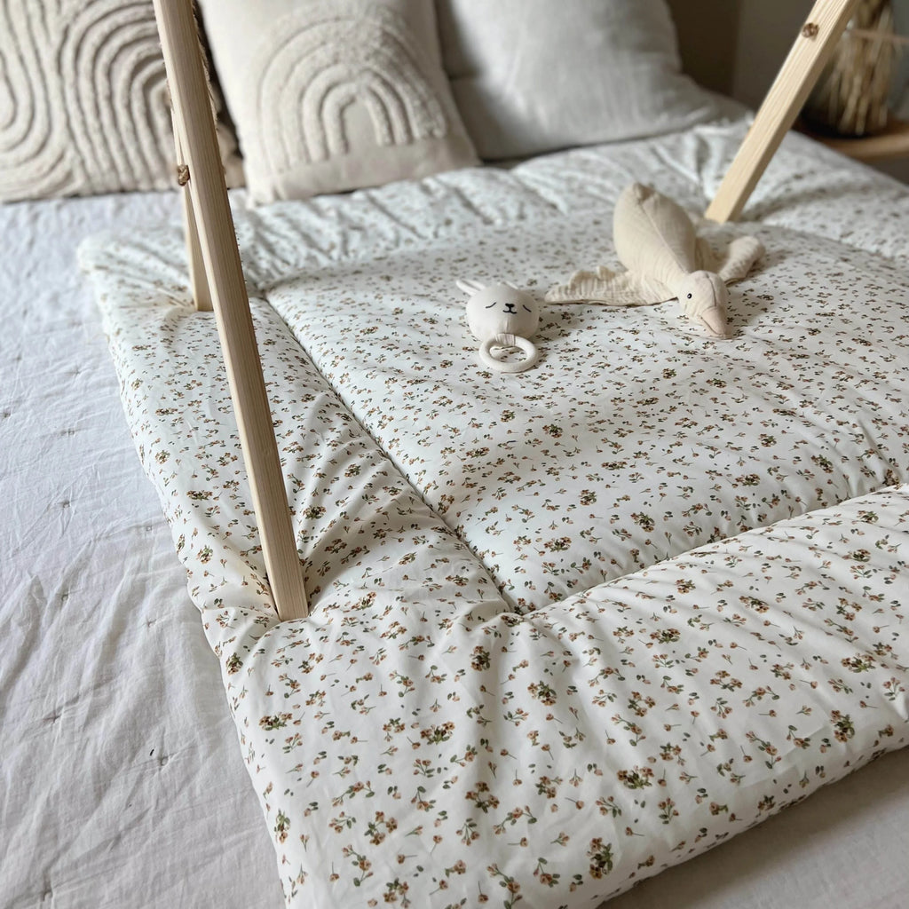 Krabbeldecke Spielunterlage mit 5cm dicker Vlieseinlage flowers